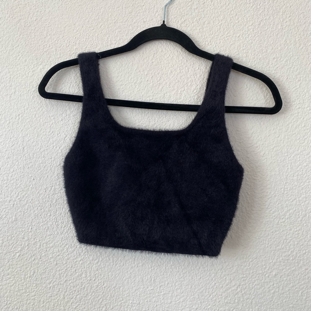 Aritzia Babaton fuzzy crop top size small